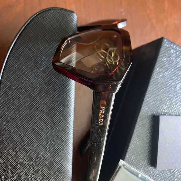 New authentic Prada sunglasses in brown - Picture 6 of 10